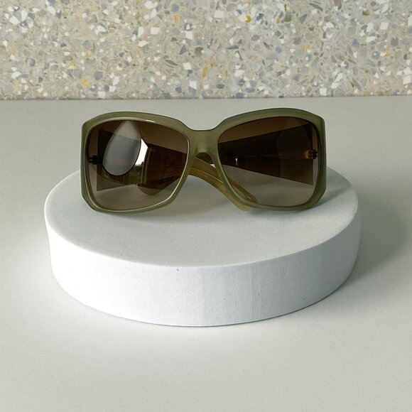 Genuine Gucci 1990s Oversized Logo Sunglasses with Original Patent Leather Case main image 9